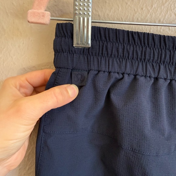 Lululemon Bowline 5” shorts - Picture 3 of 4